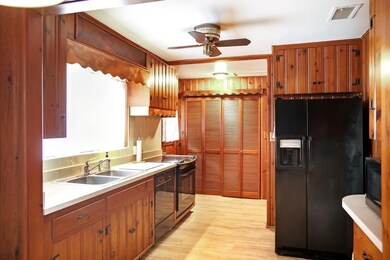 574 N 12th St, Newark, OH 43055 - photo 6