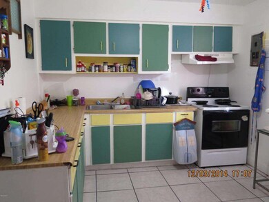 Kitchen 1