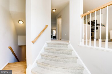 46861 Graham Cove Square, Sterling, VA 20165 - photo 5