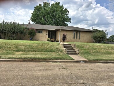 4208 N Aydelotte Ave, Shawnee, OK 74804 - photo 2