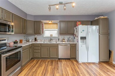 12995 Quarterback Ln, Fishers, IN 46037 - photo 7