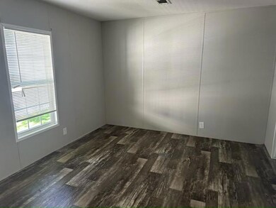 9353 Eden Dr unit 479, Tampa, FL 33610 - photo 7