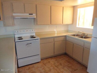 2125 N 26th Place, Phoenix, AZ 85008 - photo 6