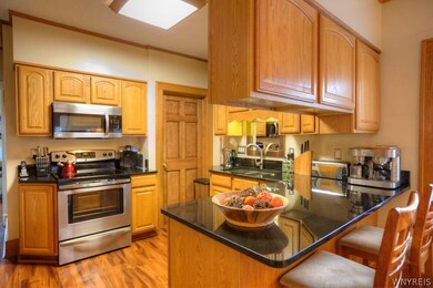 1350 Maple Ave, Niagara Falls, NY 14305 - photo 5