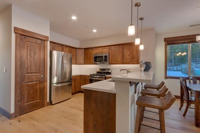11679 Mcclintock Loop unit 4, Truckee, CA 96161 - photo 3