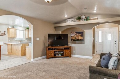 05_4425MarshalTrl_10003_LivingRoom_LowRe