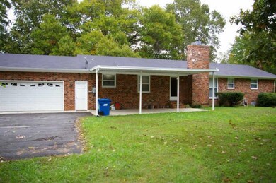 208 Deerfield Cir, Manchester, TN 37355 - photo 2