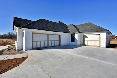 5375 NE Elk Point Rd, Elgin, OK 73538 - photo 2