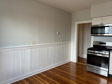 56-60 Cottage St unit 3R, Lynn, MA 01905 - photo 5