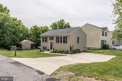 832 Brunswick St, Brunswick, MD 21716 - photo 2