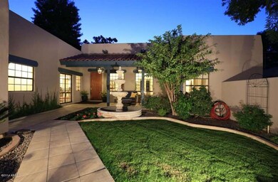 Night-Courtyard