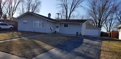 243 Ensenada Dr, Carpentersville, IL 60110 - photo 2