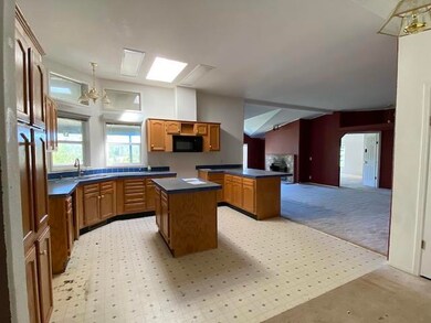 431-433124 Kitchen Angle 2