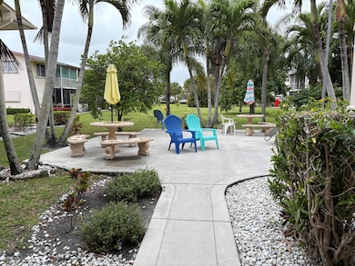 138 Waltham F, West Palm Beach, FL 33417 - photo 6