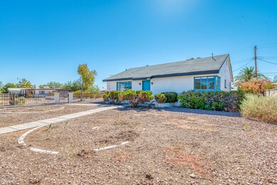 2831 W Roadrunner Road