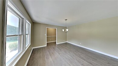 204 Brookmeade Dr, Statesville, NC 28625 - photo 2