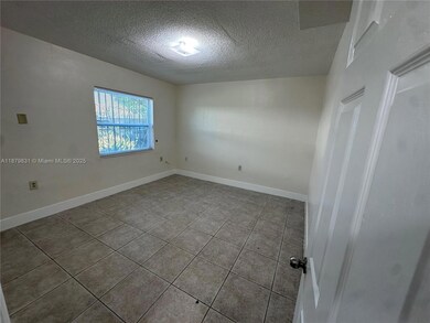 16150 NE 19th Ct unit 4, North Miami Beach, FL 33162 - photo 3