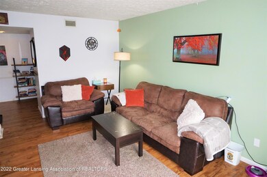 Gull rd livingroom 2
