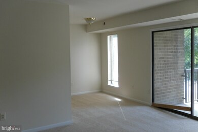 11055 Camfield Ct unit 8C-103, Manassas, VA 20109 - photo 3