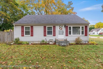 803 Maplehill Ave, Lansing, MI 48910 - photo 2