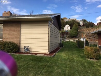 305 NW Ingram Ln, Pendleton, OR 97801 - photo 4