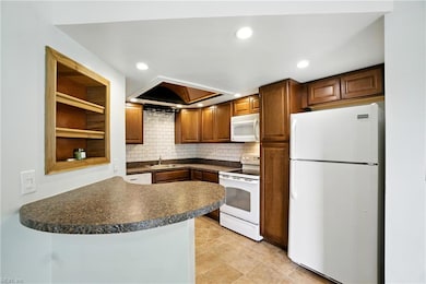 2115 Rocky Point Run unit A, Chesapeake, VA 23320 - photo 5