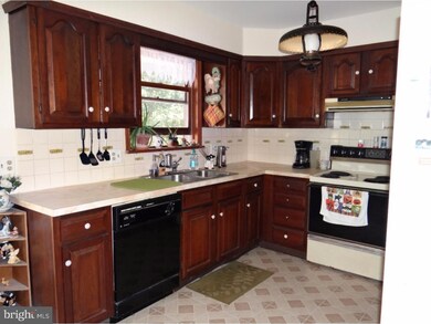 323 Alleghenyville Rd, Mohnton, PA 19540 - photo 4