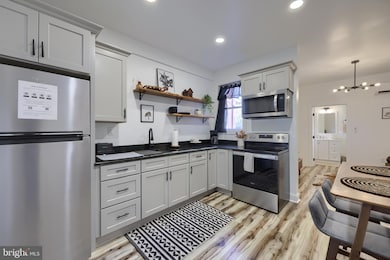 257 S Ann St, Lancaster, PA 17602 - photo 2