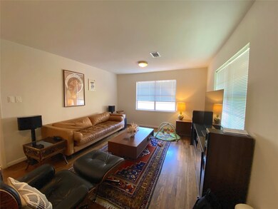 624 E 9th St, Houston, TX 77007 - photo 5