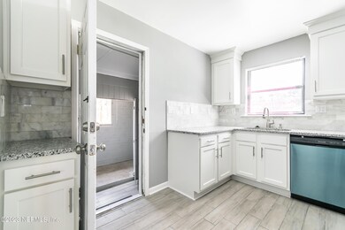 2123 East Rd, Jacksonville, FL 32216 - photo 4