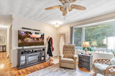 1316 Mark Twain Dr, Lansing, MI 48911 - photo 3