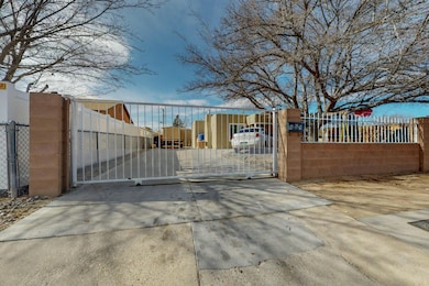 409 57th St NW, Albuquerque, NM 87105 - photo 3