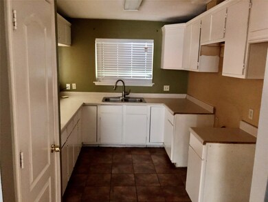 9713 Debbie Ln, Houston, TX 77038 - photo 5