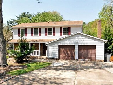 Older picture to better show the house - classic t