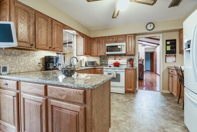 904 Parkridge Cir W, Jacksonville, FL 32211 - photo 7