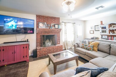 108 Edgewood Dr, Fredericksburg, TX 78624 - photo 3