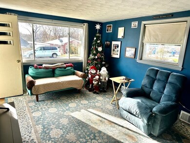 97 Hillcrest Rd, Waltham, MA 02451 - photo 2