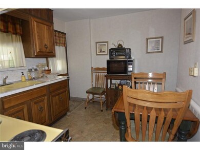 3213 Noble St, Reading, PA 19605 - photo 7