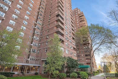 East River Housing unit E1004, New York, NY 10002 - photo 7