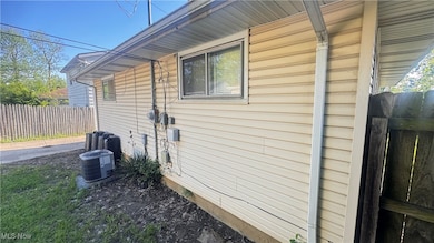 5031 Cato St, Maple Heights, OH 44137 - photo 7