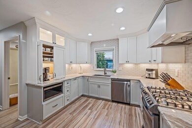 220 Woodedge Cir E, Powell, OH 43065 - photo 5