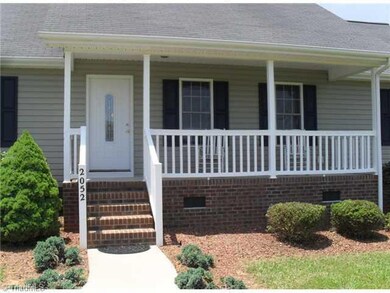 2052 Grantville Ln, Asheboro, NC 27205 - photo 2