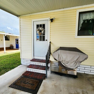 526 Hemingway Terrace unit F-02, Fort Pierce, FL 34982 - photo 6