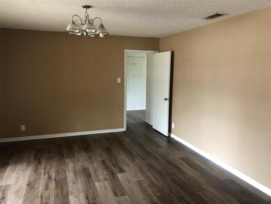 1501 Larue Cir, Ennis, TX 75119 - photo 6