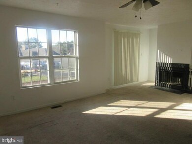 46353 Columbus Dr unit 407, Lexington Park, MD 20653 - photo 3