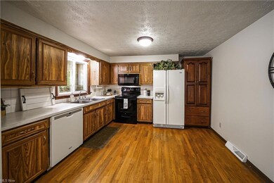 Large eat-in kitchen
