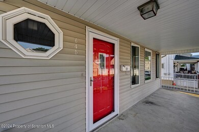 645 E Pine St, Olyphant, PA 18447 - photo 4