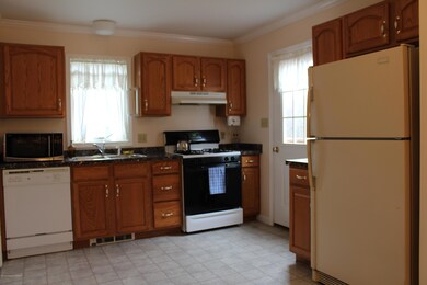 387 S Mountain Blvd, Mountain Top, PA 18707 - photo 2