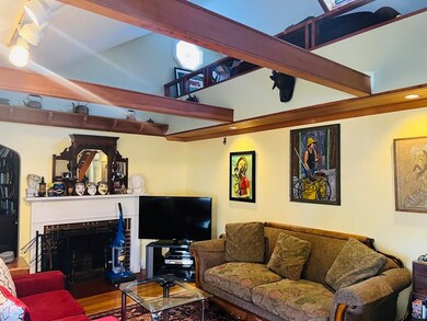 137 Warwick Rd unit 1, West Newton, MA 02465 - photo 2