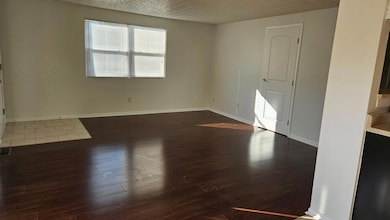 3806 Charbonnett Ct, Columbus, OH 43232 - photo 5